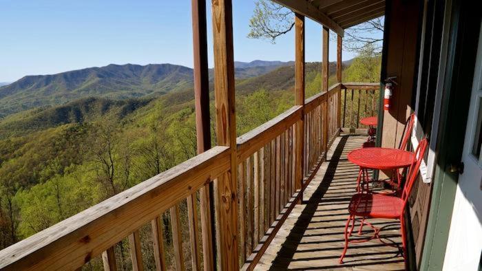 Alpine Inn Little Switzerland Εξωτερικό φωτογραφία
