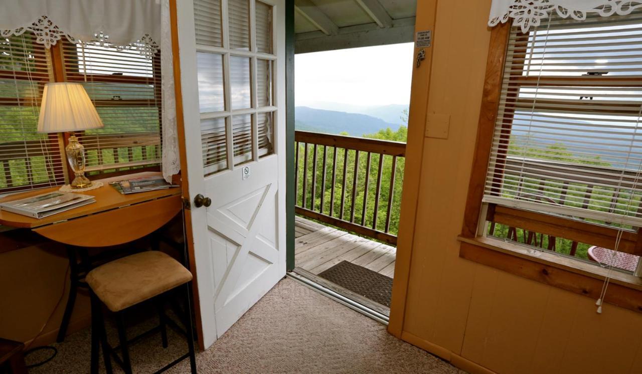 Alpine Inn Little Switzerland Εξωτερικό φωτογραφία