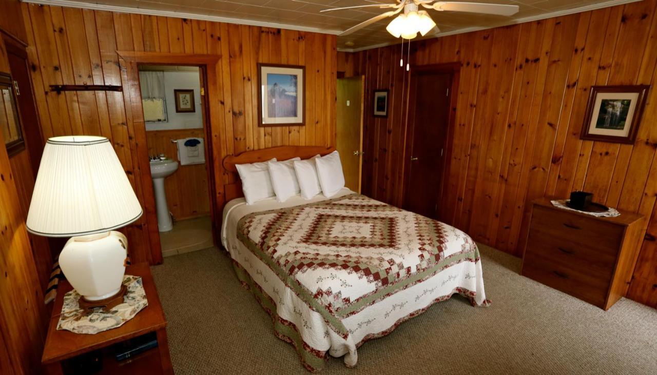 Alpine Inn Little Switzerland Εξωτερικό φωτογραφία