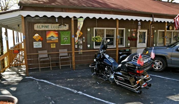 Alpine Inn Little Switzerland Εξωτερικό φωτογραφία