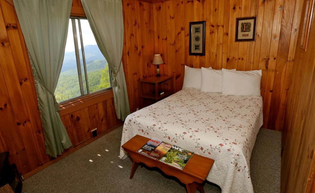 Alpine Inn Little Switzerland Εξωτερικό φωτογραφία