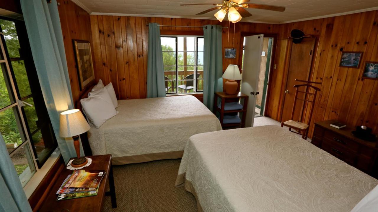 Alpine Inn Little Switzerland Εξωτερικό φωτογραφία