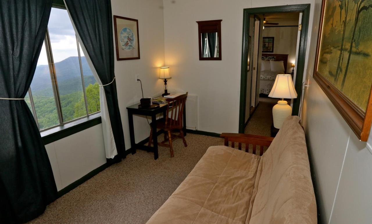 Alpine Inn Little Switzerland Εξωτερικό φωτογραφία
