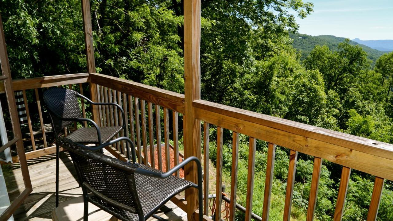 Alpine Inn Little Switzerland Εξωτερικό φωτογραφία